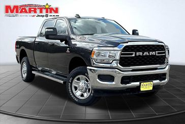 2024 RAM 2500 Tradesman Crew Cab 4x4 6'4' Box