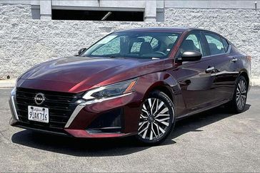 Used 2024 Nissan Altima 2.5 SV