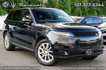Used 2025 Land Rover Range Rover Sport SE