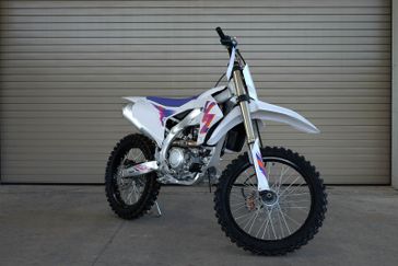 2024 YAMAHA YZ450F 50th Anniversary E in a WHITE exterior color. Family PowerSports (877) 886-1997 familypowersports.com 