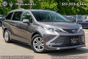 Used 2023 Toyota Sienna Platinum