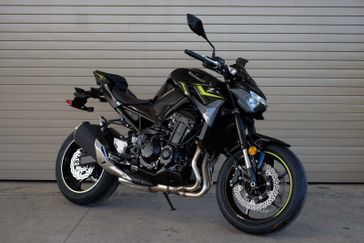 2024 KAWASAKI Z900 ABS in a BLACK exterior color. Family PowerSports (877) 886-1997 familypowersports.com 