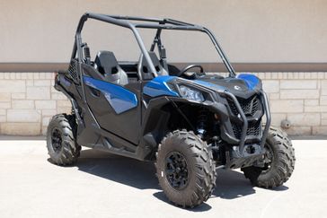 2023 CAN-AM Maverick Trail DPS 1000 in a BLUE exterior color. Family PowerSports (877) 886-1997 familypowersports.com 