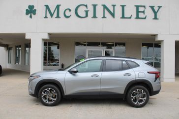 Used 2025 CHEVROLET Trax LT