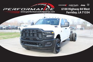New 2026 RAM 3500 Tradesman Crew Cab Chassis 4x4 60' Ca