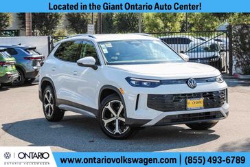 New 2025 Volkswagen Tiguan 2.0T SE