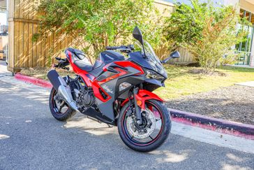 2025 Kawasaki NINJA 500 ABS PASSION RED AND METALLIC FLAT SPARK BLACK AND METALLIC MATTE DARK GRAY