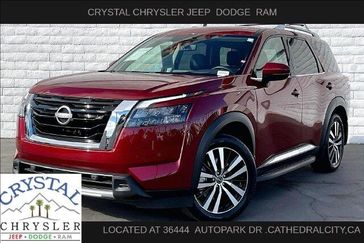 Used 2025 Nissan Pathfinder Platinum
