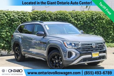 2025 Volkswagen Atlas 2.0T Peak Edition SE