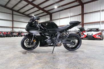 2025 YAMAHA YZFR7 MATTE RAVEN BLACK