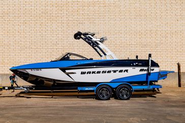 2015 MALIBU WAKESETTER 22 VLX  in a WHITE exterior color. Family PowerSports (877) 886-1997 familypowersports.com 