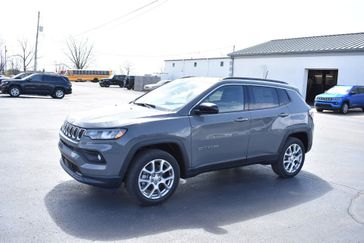 2024 Jeep Compass Latitude Lux 4x4 in a Sting-Gray Clear Coat exterior color. Tom Whiteside Auto Sales 740-831-2535 whitesidecars.com 