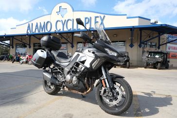 2019 KAWASAKI VERSYS 1000 SE LT in a BLACK AND WHITE exterior color. Family PowerSports (877) 886-1997 familypowersports.com 