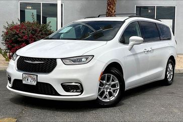 Used 2022 Chrysler Pacifica Touring L