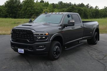 2025 RAM 3500 Limited Crew Cab 4x4 8' Box