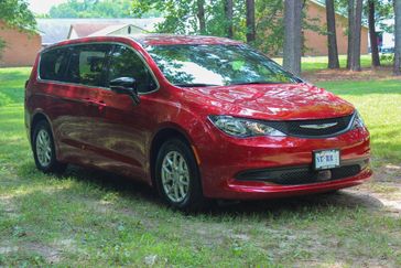 2025 Chrysler Voyager Lx