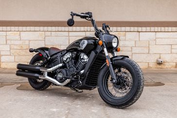 2024 INDIAN MOTORCYCLE SCOUT BOBBER TWENTY ABS BLCK MTLC 49ST in a BLACK exterior color. Family PowerSports (877) 886-1997 familypowersports.com 
