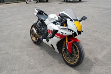 2022 YAMAHA YZFR1 60TH ANNIVERSARY WHITE AND RED 