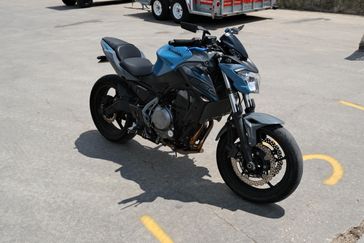 2019 KAWASAKI Z650 ABS STORMCLOUD BLUE AND PEARL STORM GRAY AND METALLIC FLAT SPARK BLACK 