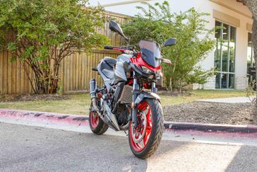 USED 2025 KAWASAKI Z500 SE ABS 