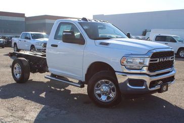 2023 RAM 3500 Chassis Cab Tradesman/SLT