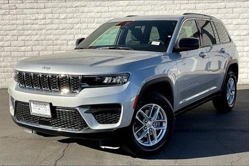 New 2025 Jeep Grand Cherokee Laredo X 4x4