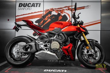 2022 Ducati Streetfighter V4S 