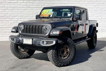 New 2026 Jeep Gladiator Sport S 4x4