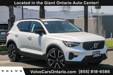 New 2026 Volvo XC40 