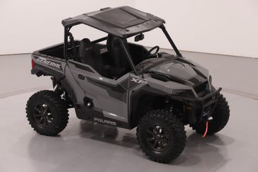 Used 2023 Polaris GENERAL XP 1000  - LIKE NEW! LOW MILES! 
