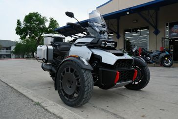 2025 CAN-AM CANYON XT STERLING SILVER SATIN 