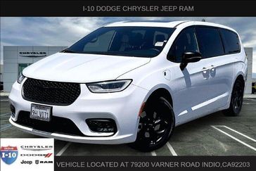 Used 2023 Chrysler Pacifica Hybrid Limited