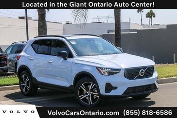 New 2026 Volvo XC40 
