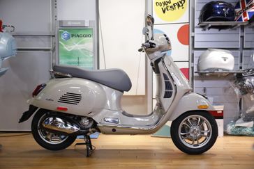 2027 Vespa GTS 310 SUPERAVVOLGENTE