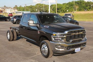 2025 RAM 3500 Tradesman Crew Cab Chassis 4x4 60' Ca