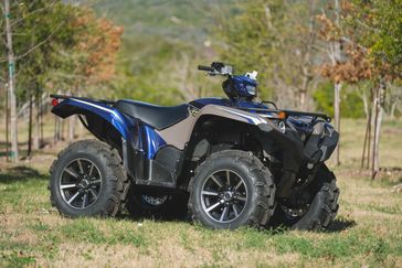 2023 YAMAHA Grizzly EPS SE in a BLUE exterior color. Family PowerSports (877) 886-1997 familypowersports.com 