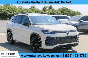New 2025 Volkswagen Tiguan 2.0T SE R-Line Black