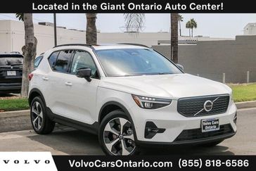 New 2026 Volvo XC40 