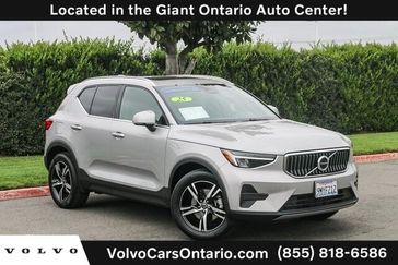 2025 Volvo XC40 B5 Core