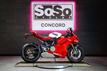 New 2027 Ducati Panigale V4 R 