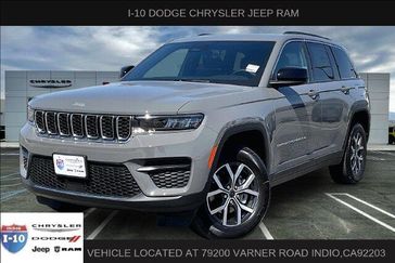 New 2027 Jeep Grand Cherokee Laredo X 4x4