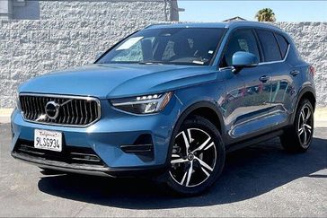 Used 2024 Volvo XC40 B5 Core