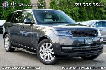 Used 2025 Land Rover Range Rover SE