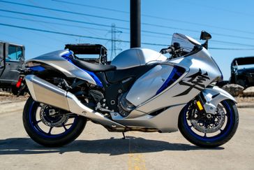 2025 Suzuki HAYABUSA METALLIC MYSTIC SILVER AND PEARL VIGOR BLUE