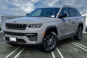 New 2027 Jeep Grand Cherokee Laredo Altitude