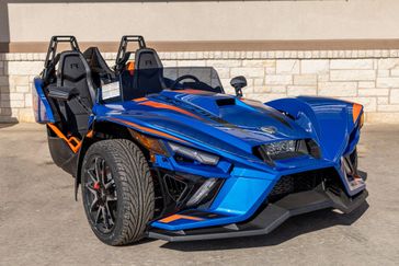 2024 POLARIS SLINGSHOT R AUTODRIVE in a GRAY exterior color. Family PowerSports (877) 886-1997 familypowersports.com 