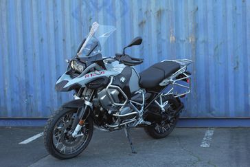 2024 BMW R 1250 GS Adventure in a ICE GREY exterior color. SoSo Cycles 877-344-5251 sosocycles.com 