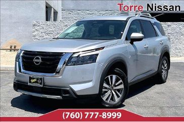 Used 2025 Nissan Pathfinder SL