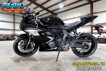 2025 YAMAHA YZFR7 MATTE RAVEN BLACK