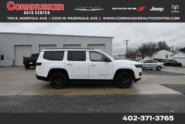 2025 Jeep Wagoneer Series II Carbide